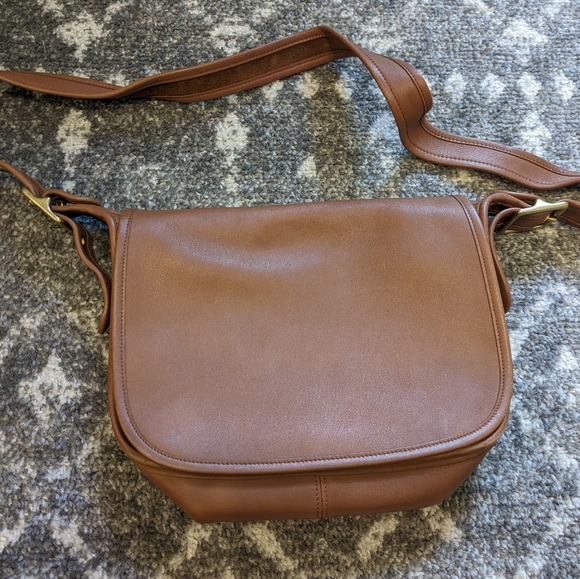 Coach Handbags - Vintage Coach 9951 Patricia Legacy Crossbody Purse